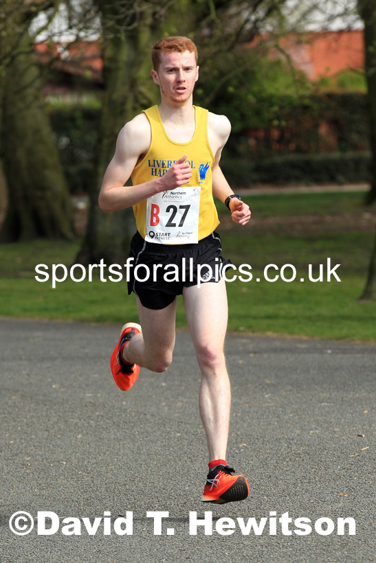Senior Mens Northern 12 Stage Road Relay, 2022 Northern 12 and 6 Stage Road Relays,  Birkenhead Park, Birkenhead, Wirral.  Photo: David T. Hewitson/Sports for All Pics